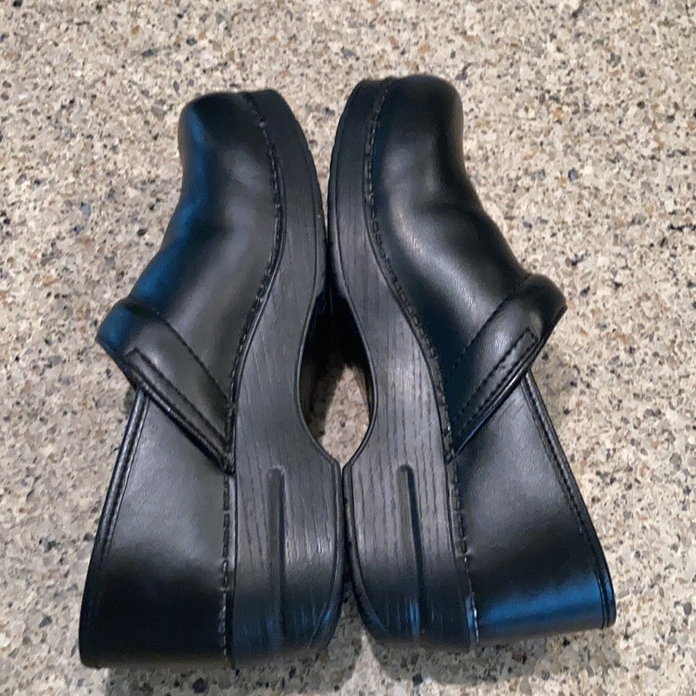 Women’s size 10.5-11 (EU 41) Black Leather Dansko Professional Clogs - Picture 9 of 11